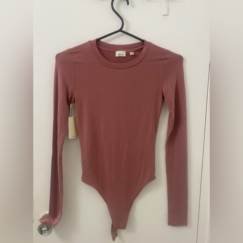 Aritzia Mauve Long Sleeve Bodysuit